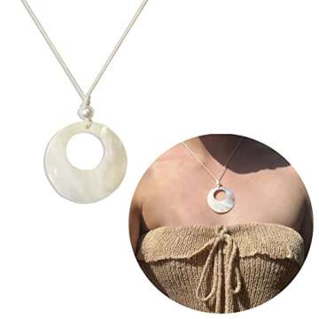 IOOOFU Fashion Shell Necklace Unique Nutural Round Pendant Clavicle Chain Birthday Valentines Day Ornament Hollow Round Choker