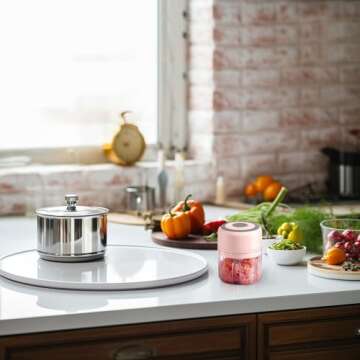 Electric Garlic Chopper, 250ML Food Chopper USB, Mini Vegetable Chopper, Garlic Mincer, Onion Chopper, Portable Small Food Processor for Garlic, Ginger, Chili, Vegetables