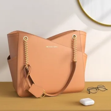 Jet Set Large Saffiano Leather Shoulder Bag for Stylish Women