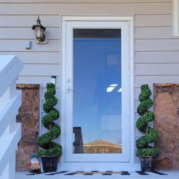 GOPLUS 4 Ft Artificial Boxwood Spiral Topiary Tree for Elegant Home Decor