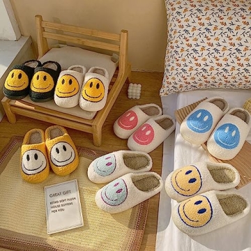 dubuto Smile Face Slippers for Girls Boys, Cute Soft Plush Anti-slip House Kids Girls Slippers with Memory Foam Warm Cartoon Happy face Shoes for Indoor Outdoor