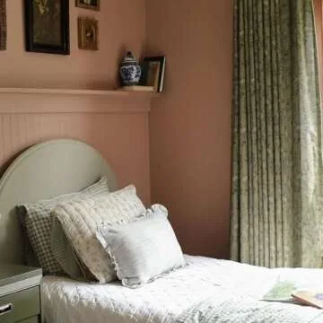 TWOPAGES Pinch Pleat Drape Light Filtering Classic Floral Printed Pattern Curtain for Living Room Patio Door, Window Treatment Botanical Pattern Curtain (Ivy Brown, 52W x 96L Inches, 1 Panel)