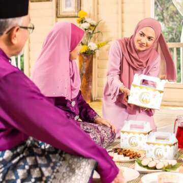 TaoBary 24 Pack Eid Al Adha Treat Box Muslin Islam Ramadan Party Candy Boxes Paper Eid Gift Boxes Foldable Eid Mubarak for Eid Al Adha Party Muslim Party Supplies, Goodie and Gifts(White and Gold)