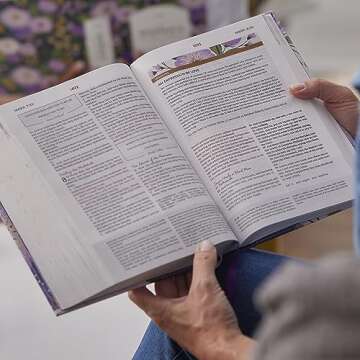 KJV, The Woman's Study Bible, Hardcover, Red Letter, Full-Color Edition, Comfort Print: Receiving God's Truth for Balance, Hope, and Transformation