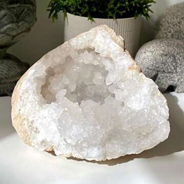 MINERALIST Collection Natural Geode Quartz Crystals, 3 LB Real Geodes Quartz Gemstone Specimen, Cleansing and Healing High Energy Crystal Clusters, Crystals Decor, Reiki Yoga,White Angel Aura Quartz