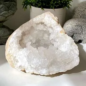 MINERALIST Collection Natural Geode Quartz Crystals, 3 LB Real Geodes Quartz Gemstone Specimen, Cleansing and Healing High Energy Crystal Clusters, Crystals Decor, Reiki Yoga,White Angel Aura Quartz