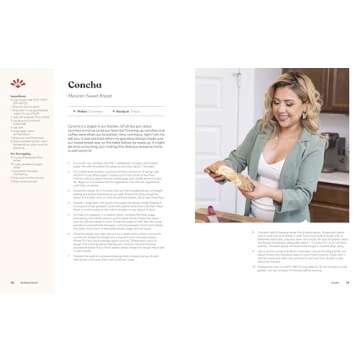 100 Authentic Family-Style Mexican Recipes by Claudia