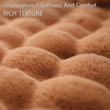 Comfort & Warmth - Plush Faux Fur Blanket for All Seasons