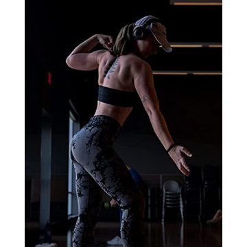 SUUKSESS Halter Sports Bra - Stylish and Supportive Crop Top