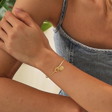 Turandoss Teen Girl Gifts Trendy Stuff - Birthday Gifts for Girls, 6 7 8 9 10 11 12 13 14 15 16 Year Old Girls Gifts, Teenage Girl Gift Idea, Tween Girl Gifts, Gold Initial C Bracelet, Gold Jewelry