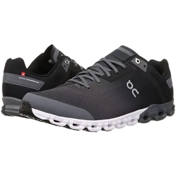 On Mens Cloudflow Trainers - Comfort Meets Style in Sportswear