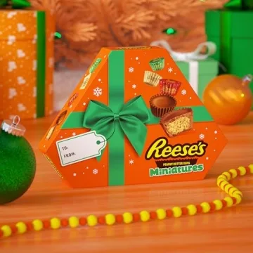REESE'S Miniatures Milk Chocolate Peanut Butter Cups, Christmas Candy Gift Box, 6.5 oz