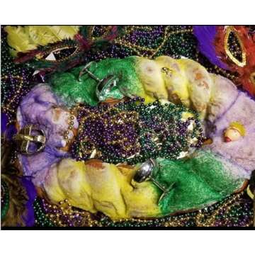 Oojami 144 PCS Mardi Gras Beads Green Purple Gold Metallic Beads Necklaces Accessories BulkCarnival Beads Necklace for Parade Throws Party Decorations Supplies Favors