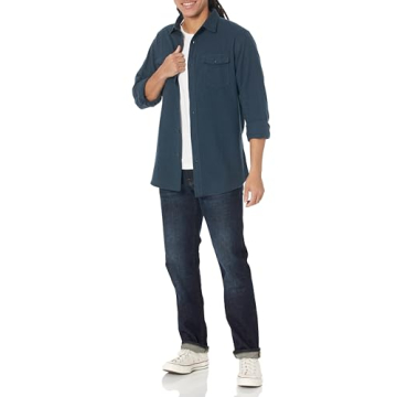 Men's Regular-Fit Long-Sleeve Flannel Shirt in Navy
