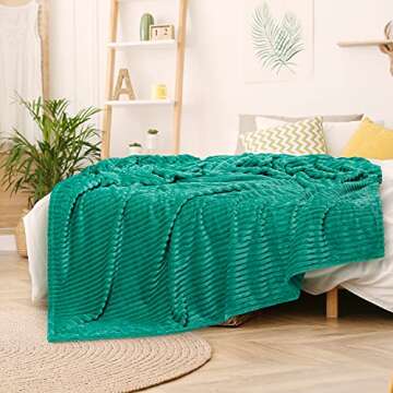 GO Premium Ultra Soft Fleece Blanket, Super Large Queen Size - Emerald Green Color, Perfect Cozy Gift, Super Warm Comfy - ECO-Certified, Hypoallergenic, 90" x 90"
