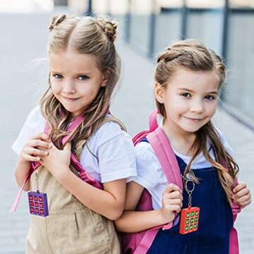 Hicarer Valentines Tic Tac Toe Keychain for Kids Ages 8-12 Party Favors Plastic Keyholders Game for Goodie Bags Mini Backpack Birthday Party(Red, Blue, Yellow, Purple,16 Pcs)