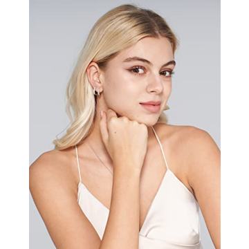 IMOLOVE Huggie Earrings: Moissanite Sparkle and Comfort