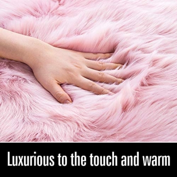 LOCHAS Faux Fur Rug - Soft, Stylish & Washable 3x5 Feet