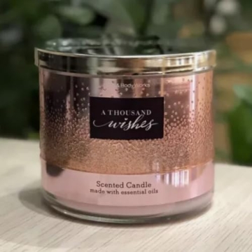 Luxurious Bath and Body Works A Thousand Wishes Candle