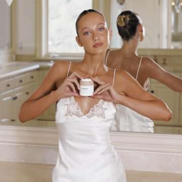 Bali Body Gradual Face Tan | Daily Facial Moisturizer for Natural Looking Gradual Bronze Glow | Anti...