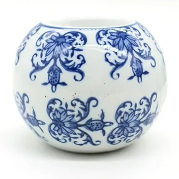 Elegant Blue and White Porcelain Candle Holder For Decor