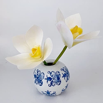Elegant Blue and White Porcelain Candle Holder For Decor