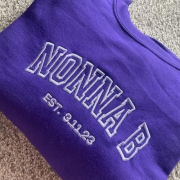 Custom Embroidered Unisex Sweatshirt for Personalized Style