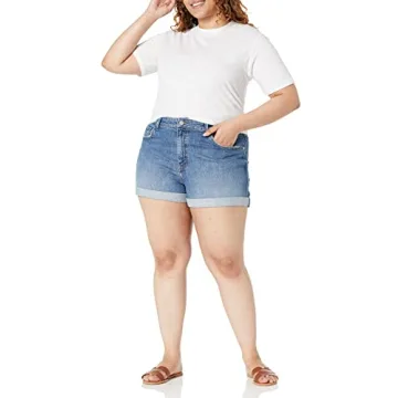 Shop The Drop Women's Dev Clean Denim Short in Medium Indigo