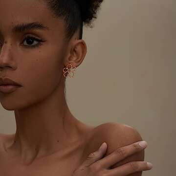 Dainty Daisy Flower Earring Hollowed out Flower Stud 18K Gold Plated 925 Sterling Silver Post Minimalism Earring for Women Jewelry