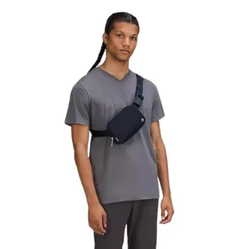 Lululemon Everywhere Belt Bag True Navy - Versatile & Stylish