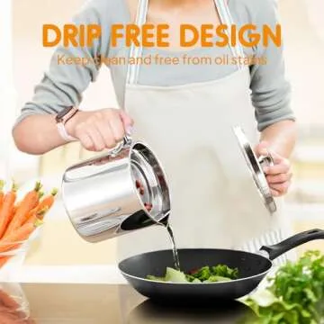 Chihee Grease Container Stainless Steel Bacon Grease Saver with Fine Mesh Strainer 2L / 67.6 fl oz Oil Container Grease Can with Dust-proof Lid Non-slip Tray for Kitchen Storing Frying Cooking Grease