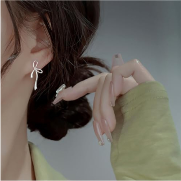 Elegant Reffeer Sterling Silver Bow Stud Earrings for Women