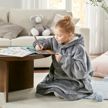 Cozy Wearable Blanket Hoodie for Kids, Glow-in-Dark Stars