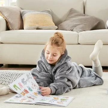 Cozy Wearable Blanket Hoodie for Kids, Glow-in-Dark Stars