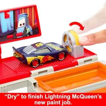 Mattel Disney Pixar Cars Transforming Truck & Toy Car Playset, Color Changers Paint Shop Mack with Detachable Cab, Lightning McQueen & Accessories
