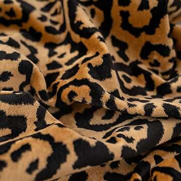 Luxury Yangest Black and Gold Velvet Pillow Cover