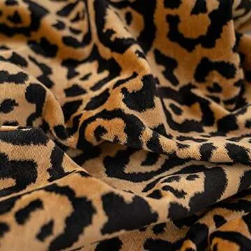 Luxury Yangest Black and Gold Velvet Pillow Cover