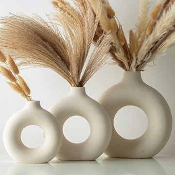 RyddeligHome White Ceramic Donut Vase for Pampas Grass