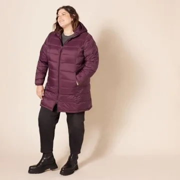 Amazon Essentials Women's Lightweight Full-Zip Water-Resistant Hooded Puffer Coat (Available in Plus Size), Burgundy, Small