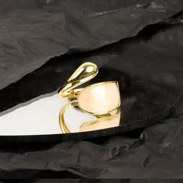 ZZ ZINFANDEL 18K Gold Plated Women`s Gold Signet Pearl Ring,Signet Ring Mother of Pearl Statement Rings,Chunky Thumb Round Midi Shell Rings Jewelry Accessories (Gold)