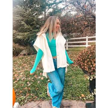 APAFES Women Oversized Fleece Vest Winter Warm Stand Collar Flysleeve Fuzzy Jackets Outerwear Coat with Pockets(0970-Apricot-S)