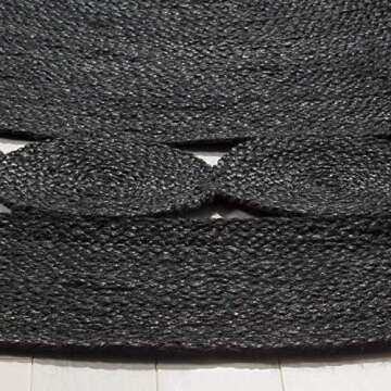 SAFAVIEH Natural Fiber 5' Round Rug - Black Handmade Charm