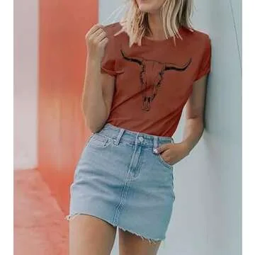 Boho Cow Skull Shirt Women Cowgirl t Shirt Vintage Western Rodeo Graphic Tee Short Sleeve Bull Skull Casual Top