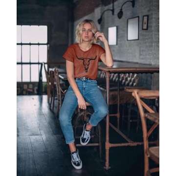 Boho Cow Skull Shirt Women Cowgirl t Shirt Vintage Western Rodeo Graphic Tee Short Sleeve Bull Skull Casual Top