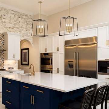 Kira Home Bellevue 18" 4-Light Modern Farmhouse Lantern Pendant Light, Adjustable Foyer Chandelier, Warm Brass Accents + Black Finish