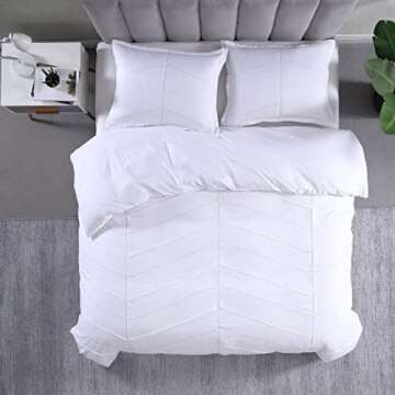 City Scene - Queen Comforter Set, Smooth & Soft Bedding with Matching Shams, Modern Home Decor (Courtney White, Queen)