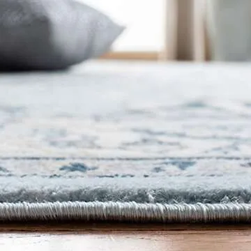 SAFAVIEH Isabella Collection Area Rug - 5'3" x 7'6", Light Blue & Cream, Oriental Design, Non-Shedding & Easy Care, Ideal for High Traffic Areas in Living Room, Bedroom (ISA921M)