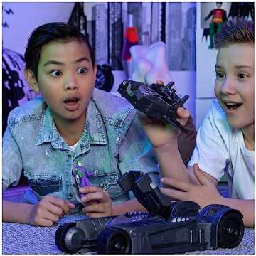 DC Comics Spin Master Batman Batmobile and Batboat 2-in-1 Transforming Vehicle, for Use 4-Inch Action Figures, Kids Toys for Boys