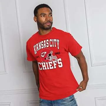 Junk Food Clothing x NFL - Kansas City Chiefs - Team Helmet - Unisex Adult Short Sleeve Fan T-Shirt for Men and Women - Size X-Large