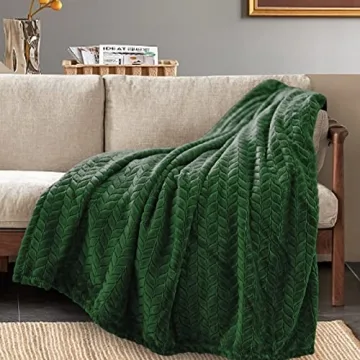 Inhand Luxurious Green Fleece Throw Blanket for Cozy Comfort